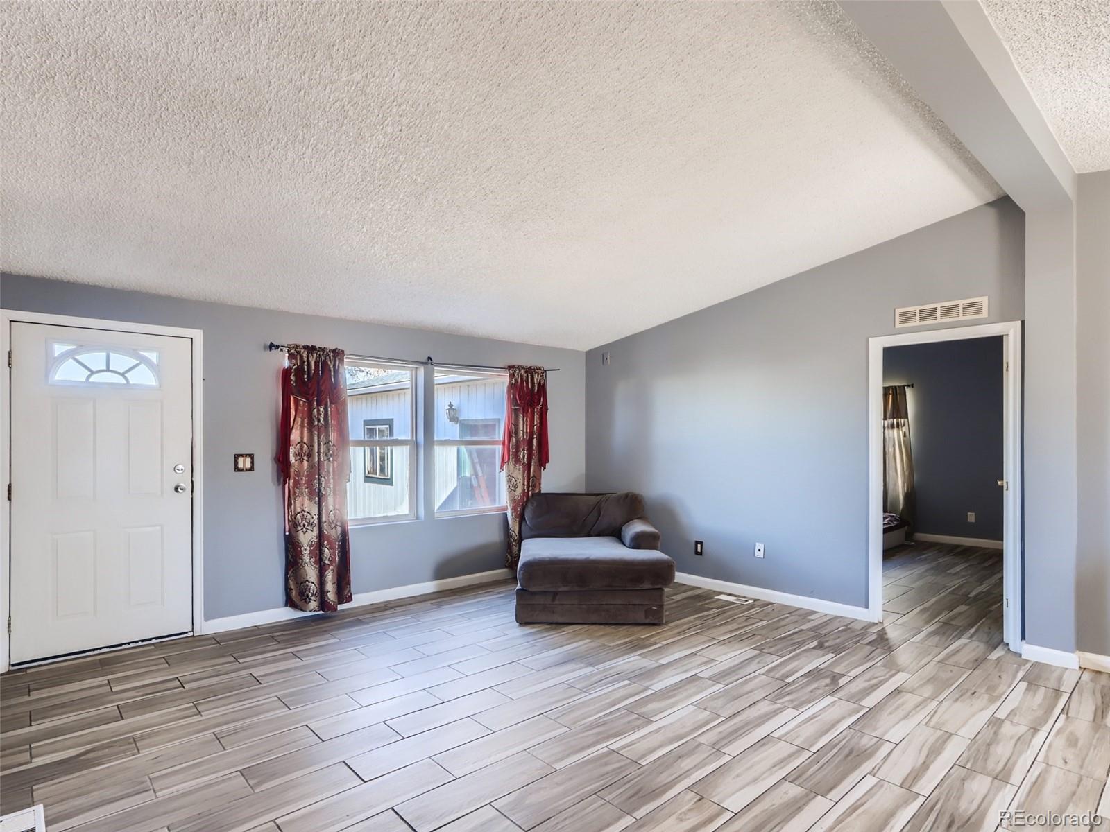 3308 West 3rd Street Road Greeley, CO 80631 - Photo 4 of 25 Gallery Image 4