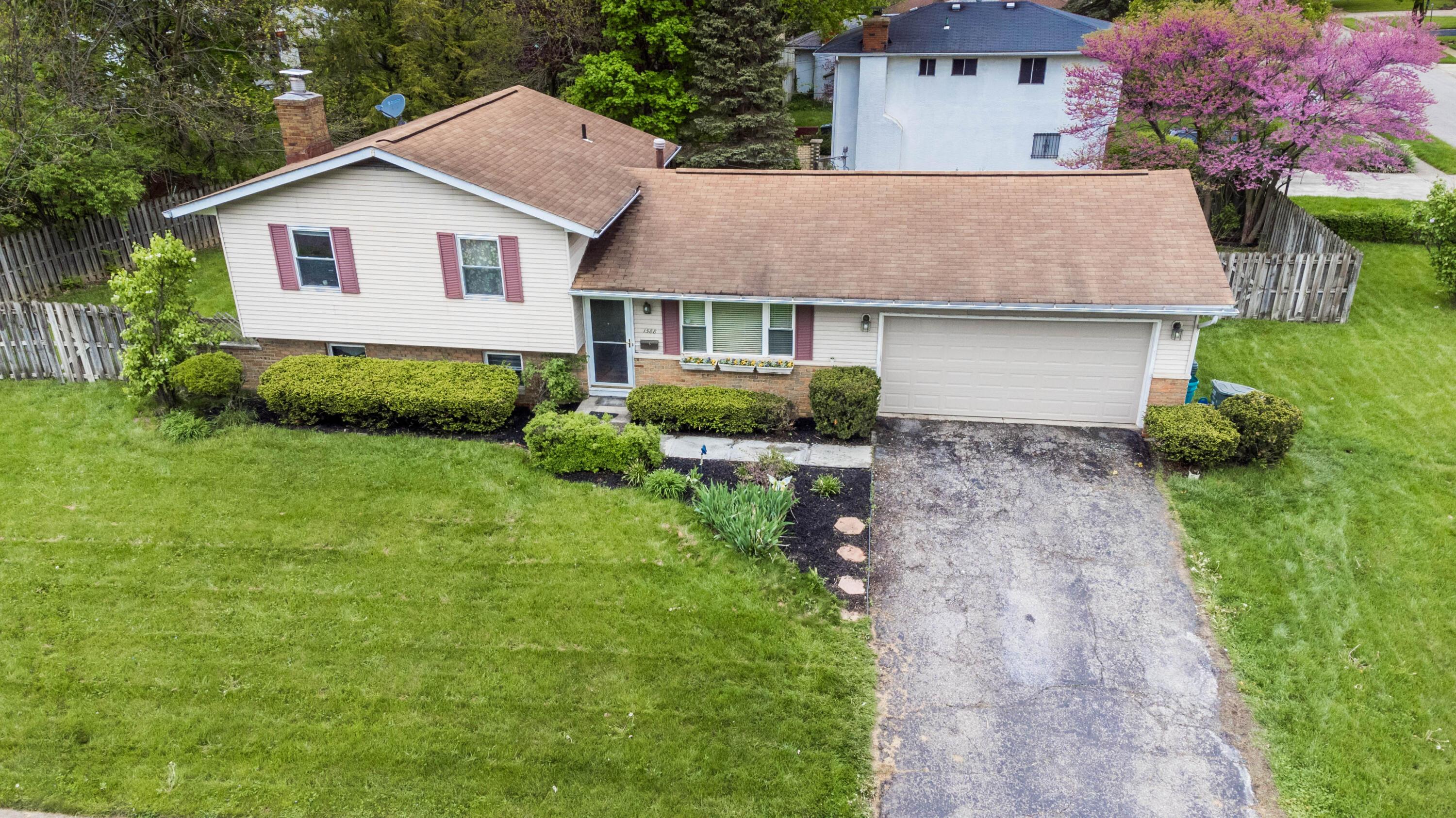 1588 Norma Road Columbus, OH 43229 - Photo 9 of 26 016-Airial View Front Center