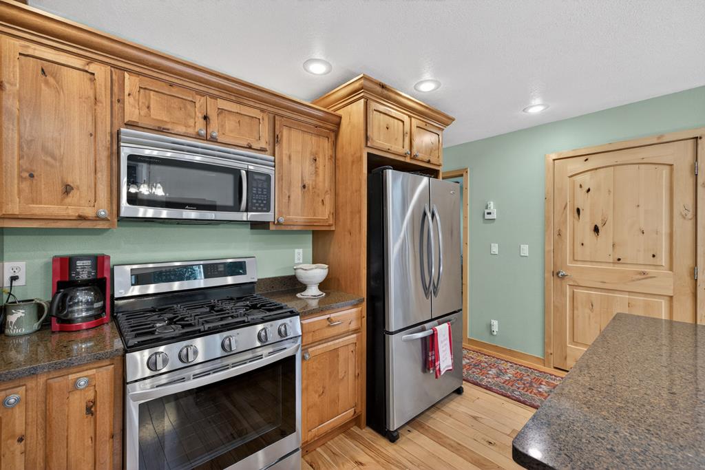 31 Eagle Trail Cascade, ID 83611 - Photo 14 of 50 The kitchen