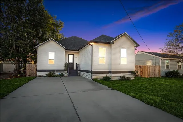 $3,500 | 1239 Center Street, Arabi, LA 70032