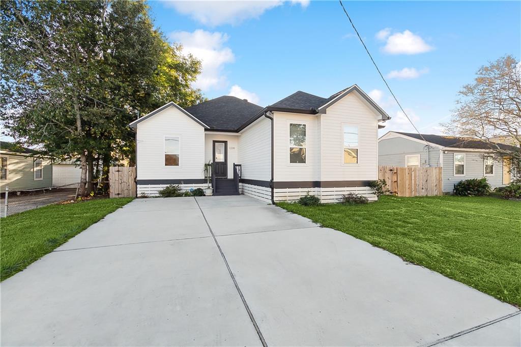 1239 Center Street Arabi, LA 70032 - Photo 2 of 18