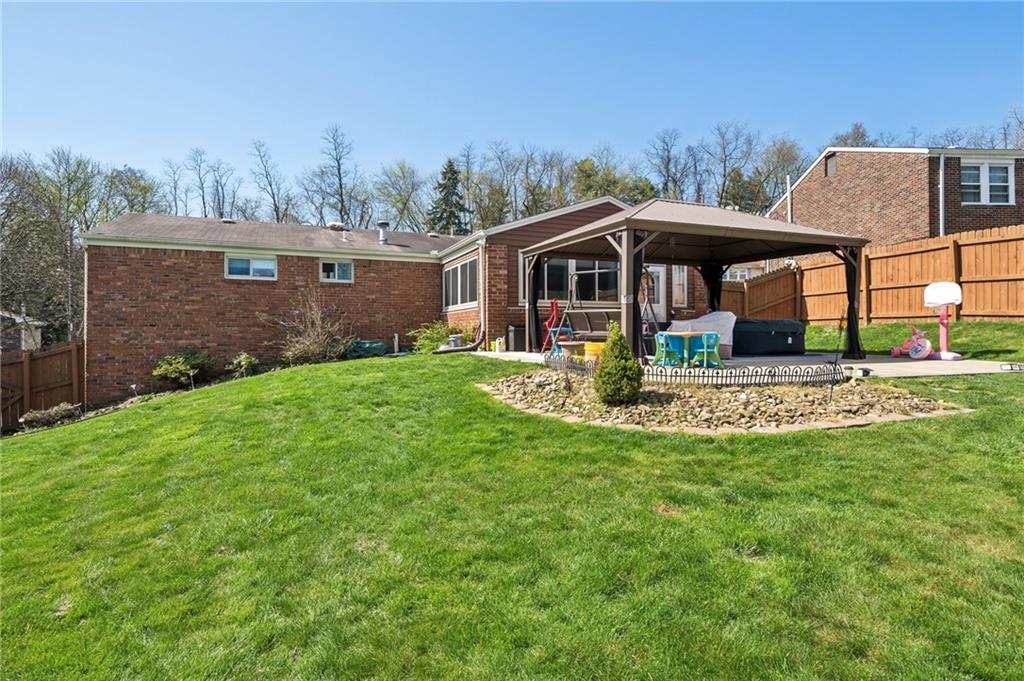 73 Ridgecrest Drive Pittsburgh, PA 15235 - Photo 20 of 25 Level yard!