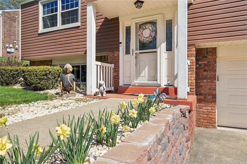 73 Ridgecrest Drive Pittsburgh, PA 15235 - Photo 2 of 25 Gallery Image 2