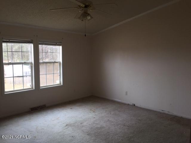 974 Jenkins Farm Road Pinetops, NC 27864 - Photo 19 of 35 Jenkins Farm Master Bed 1