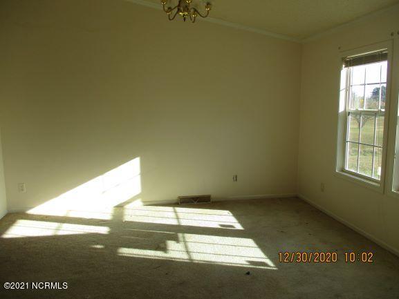 974 Jenkins Farm Road Pinetops, NC 27864 - Photo 10 of 35 Dining room