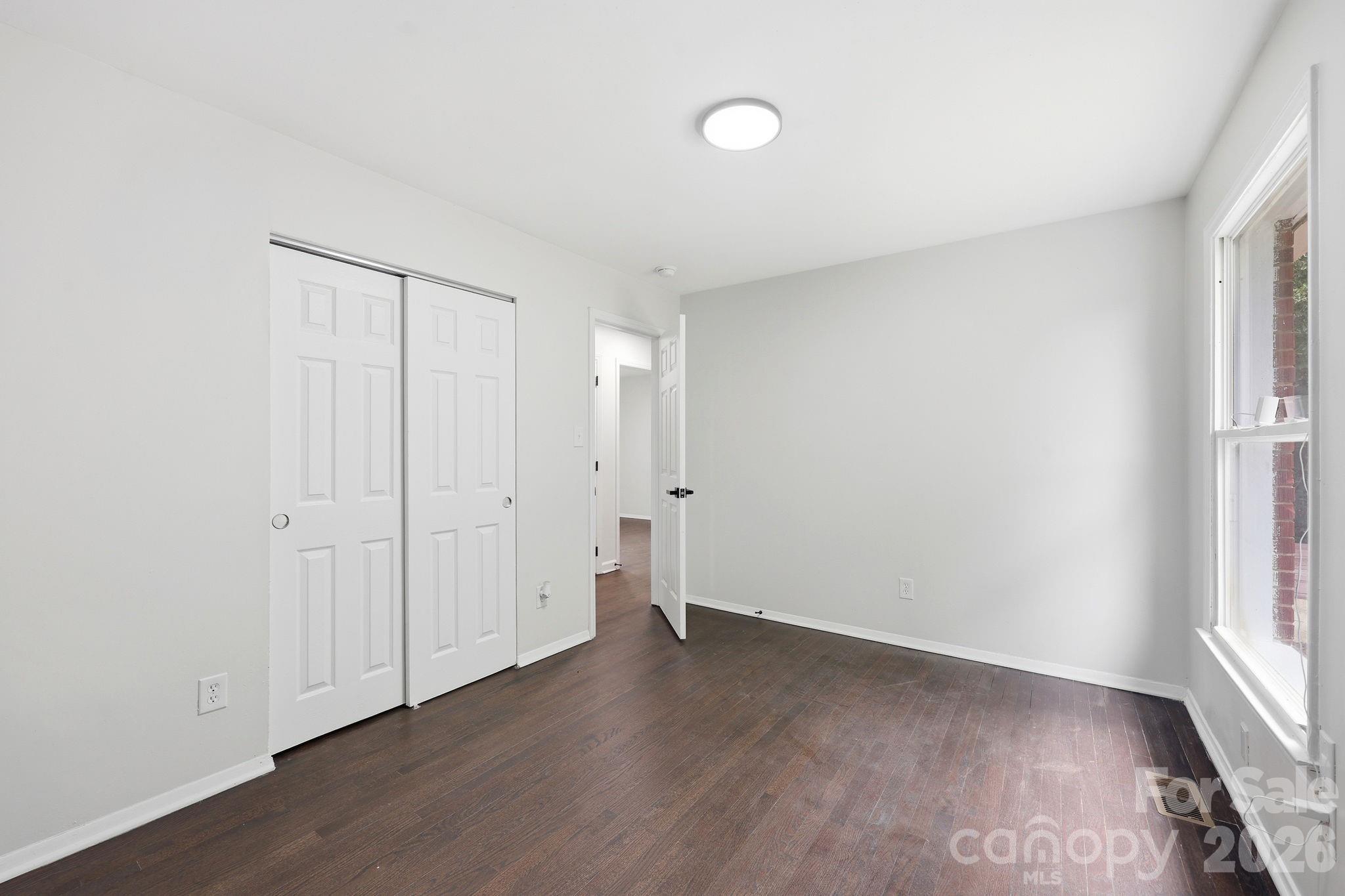 9430 Trinity Road Charlotte, NC 28216 - Photo 16 of 39 Gallery Image 16