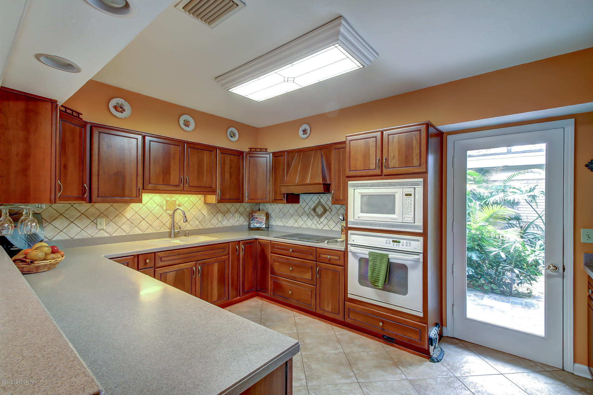 5117 Charlemagne Road Jacksonville, FL 32210 - Photo 11 of 36 Light-filled Kitchen