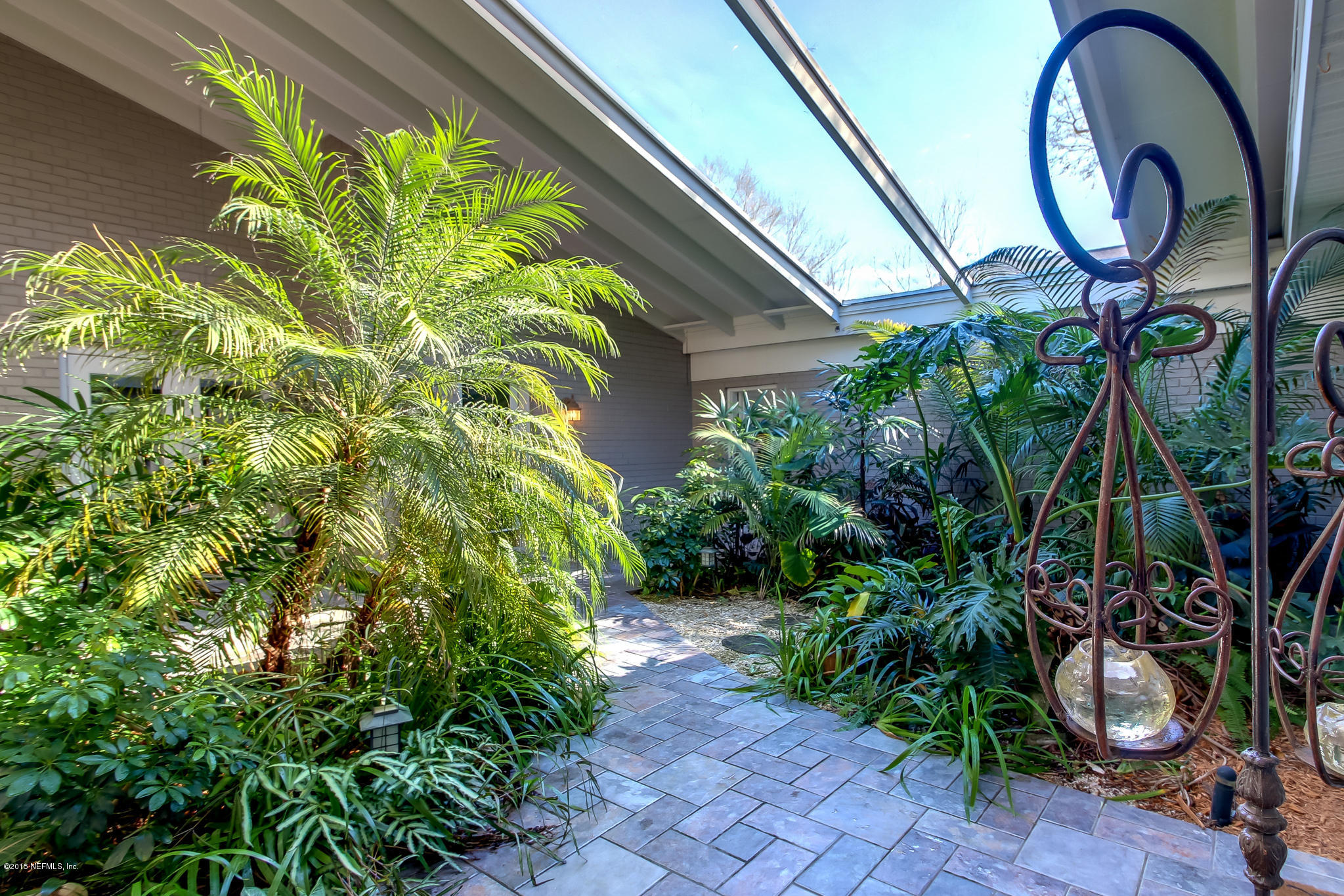 5117 Charlemagne Road Jacksonville, FL 32210 - Photo 6 of 36 Lush Landscaping
