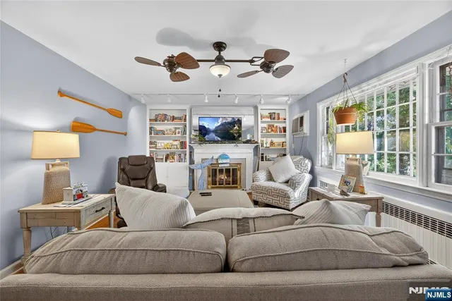 $625,000 | 370 Goffle Road, Hawthorne, NJ 07506