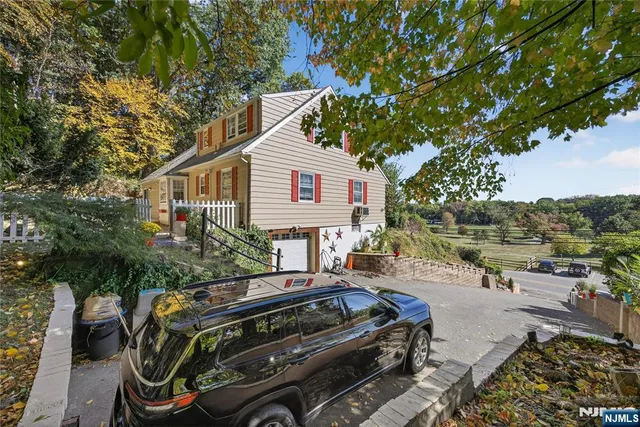 $625,000 | 370 Goffle Road, Hawthorne, NJ 07506