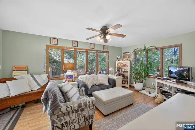 $625,000 | 370 Goffle Road, Hawthorne, NJ 07506