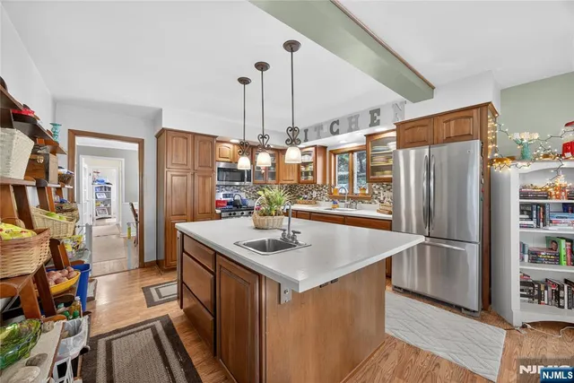 $625,000 | 370 Goffle Road, Hawthorne, NJ 07506