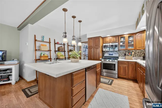 $625,000 | 370 Goffle Road, Hawthorne, NJ 07506