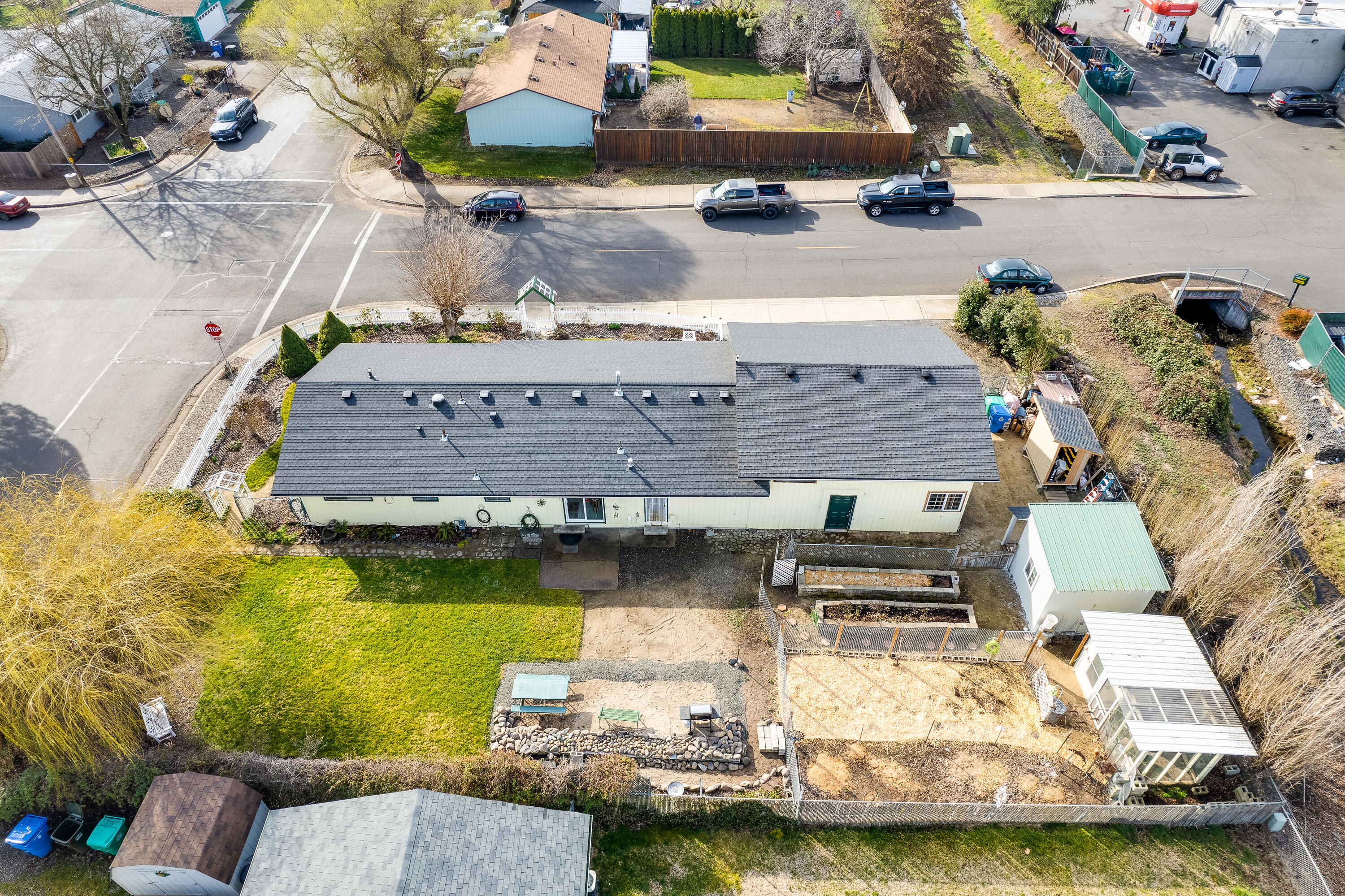704 Elm Way Eagle Point, OR 97524 - Photo 47 of 47 5