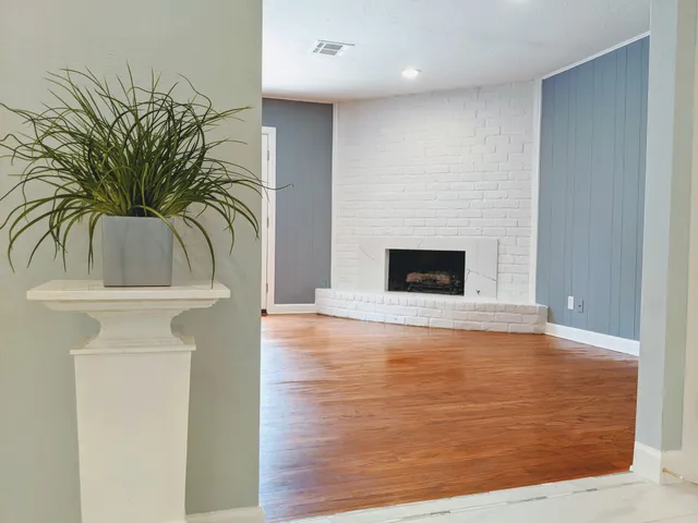 $2,290 | 10062 Haddington Drive, Houston, TX 77080