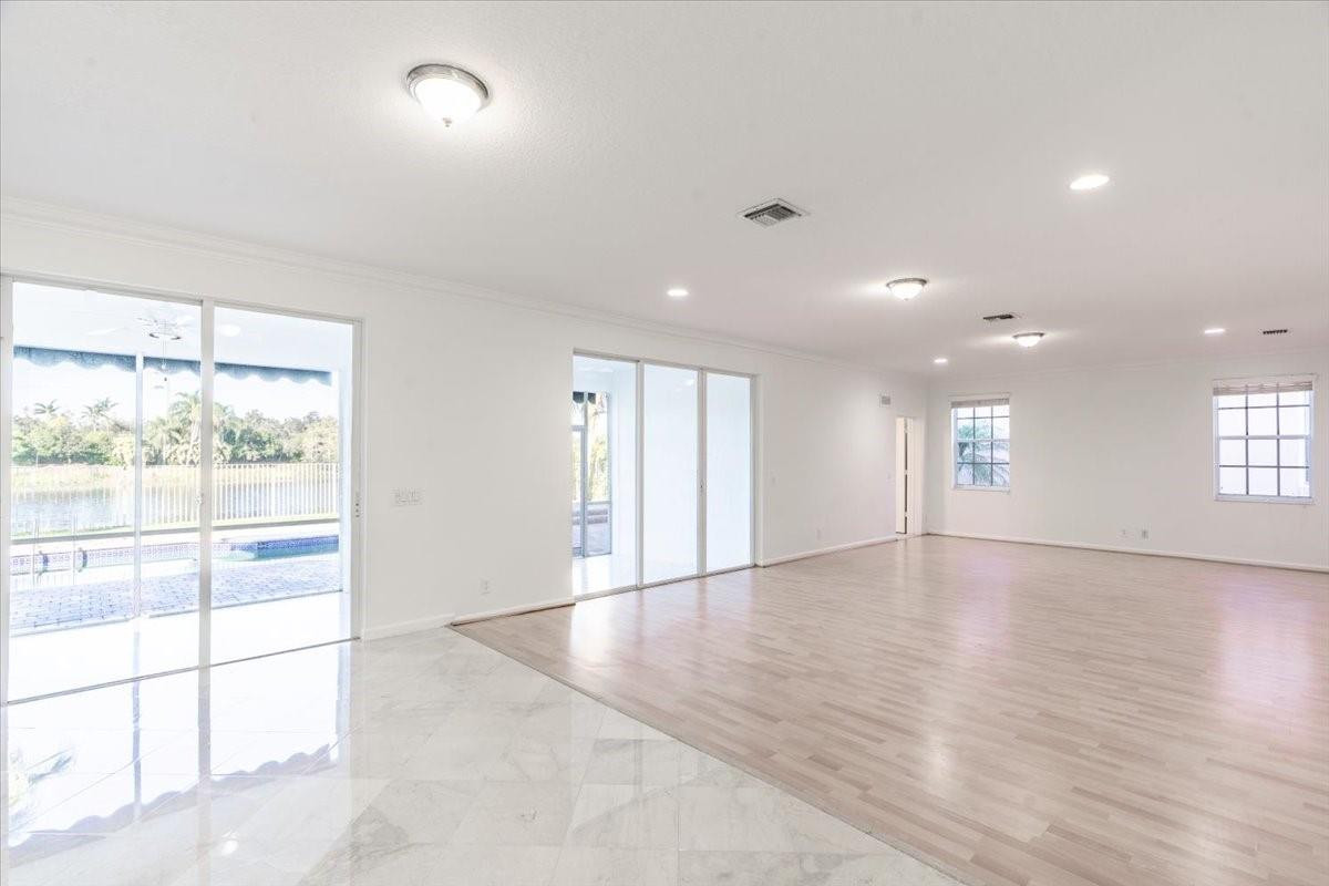 2543 Hunters Run Way Weston, FL 33327 - Photo 15 of 46 Photo 15
