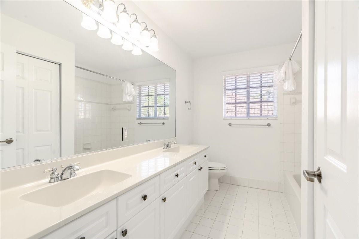2543 Hunters Run Way Weston, FL 33327 - Photo 30 of 46 Photo 30