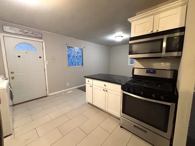 $2,195 | 140 Hickory Drive, Carpentersville, IL 60110