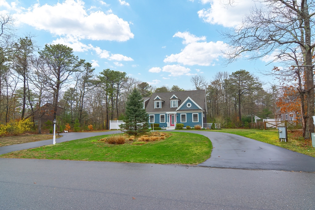 8 Wilann Road Mashpee, MA 02649 - Photo 4 of 42 Gallery Image 4