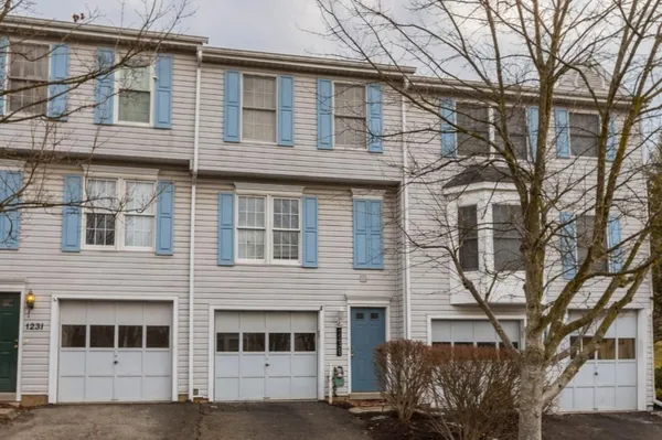 $219,900 | 1233 Meadowbrook Drive, Unit A1231, Canonsburg, PA 15317