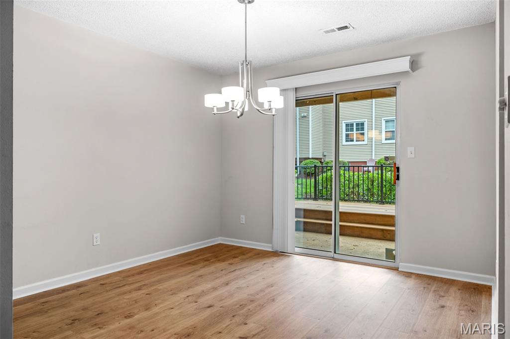 8929 Cardinal Terrace St. Louis, MO 63144 - Photo 6 of 43