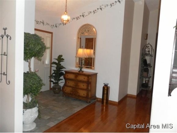 3205 Lobell Drive Springfield, IL 62712 - Photo 8 of 22 Gallery Image 8