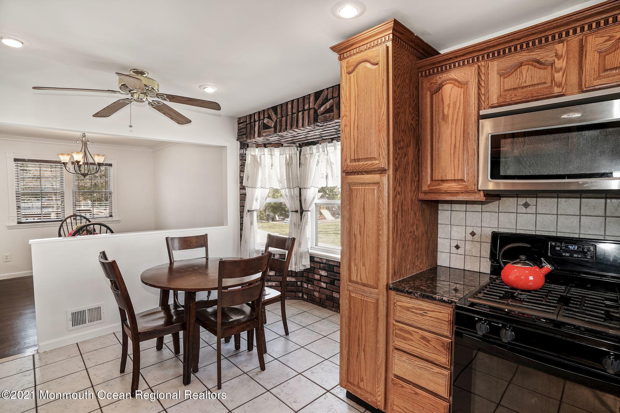11 Dutch Valley Road Howell, NJ 07731 - Photo 11 of 30 Eat-in to DIning Room