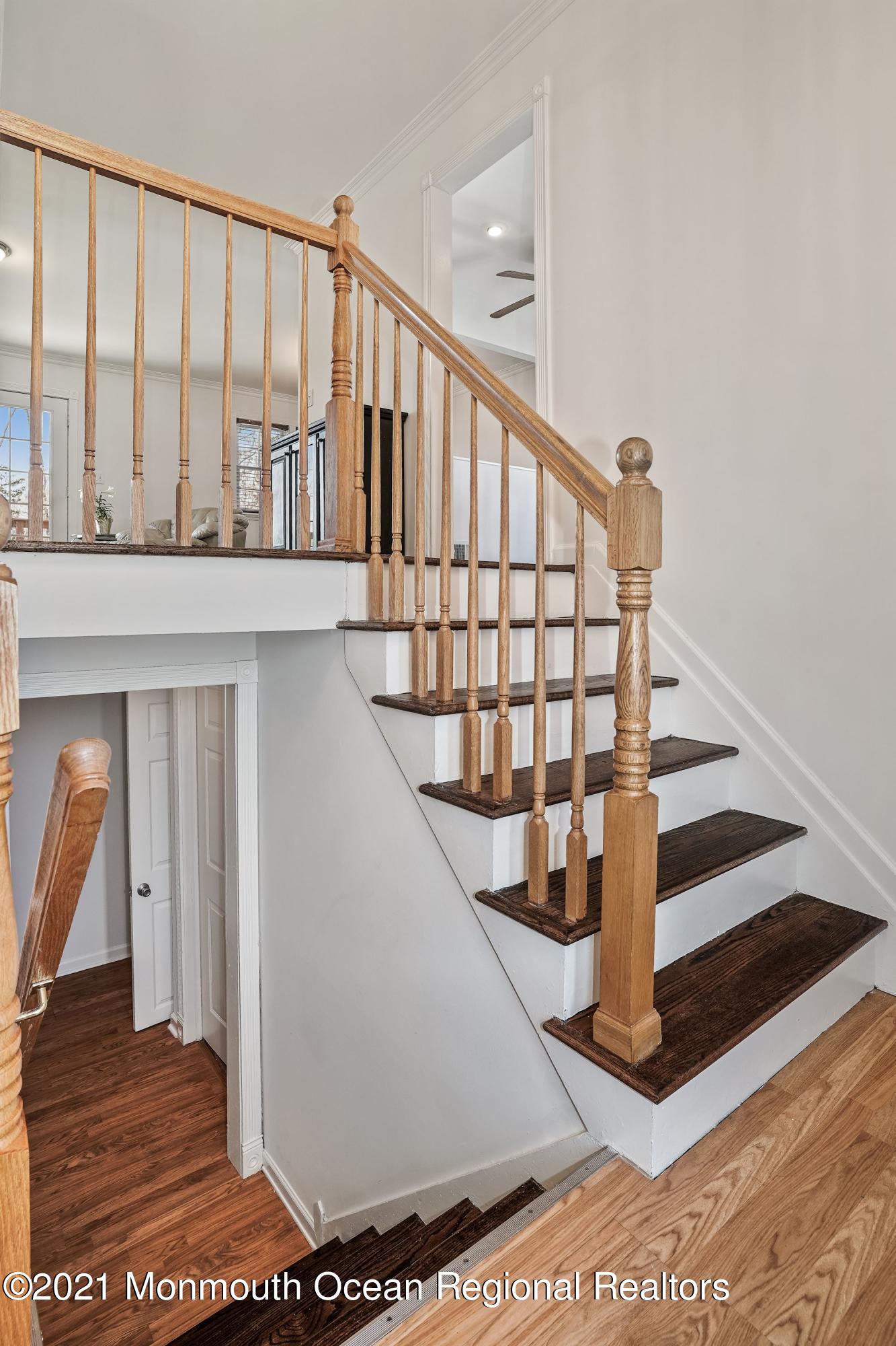 11 Dutch Valley Road Howell, NJ 07731 - Photo 4 of 30 Foyer