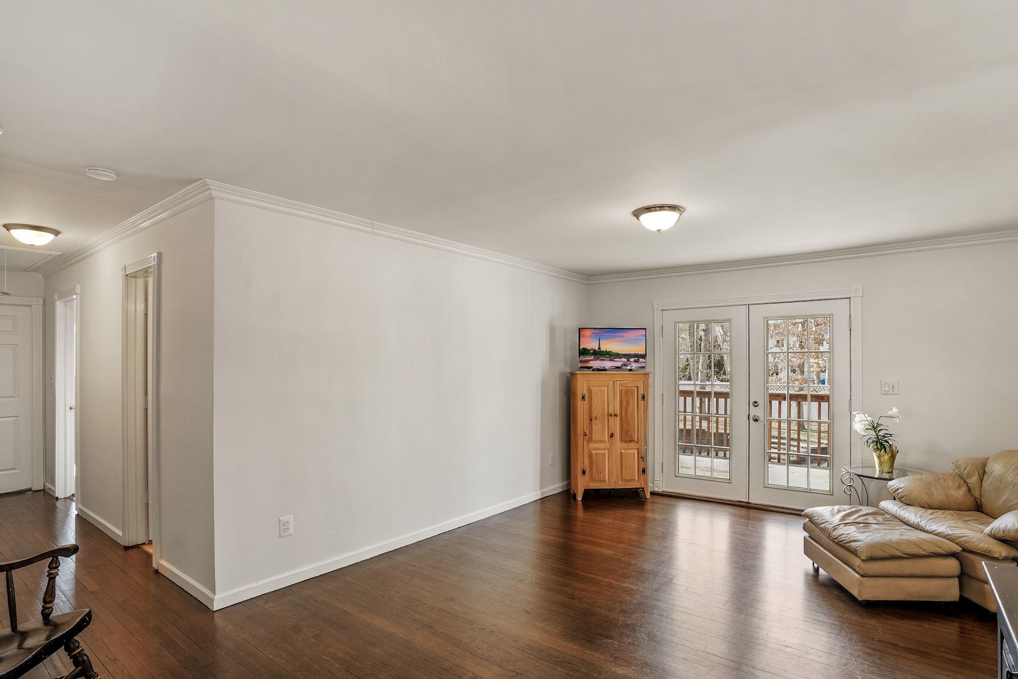 11 Dutch Valley Road Howell, NJ 07731 - Photo 5 of 30 Living Room