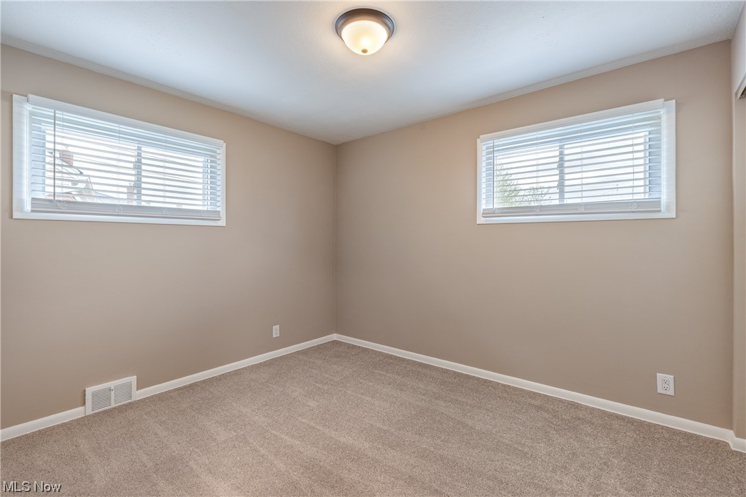 651 Pendley Road Willowick, OH 44095 - Photo 14 of 25
