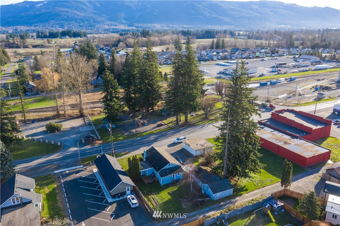 607 Nooksack Road Nooksack, WA 98276 - Photo 24 of 28 an aerial view of multiple house