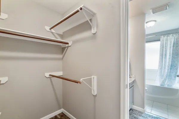 $1,950 | 7131 Woodland Oaks, Magnolia, TX 77354