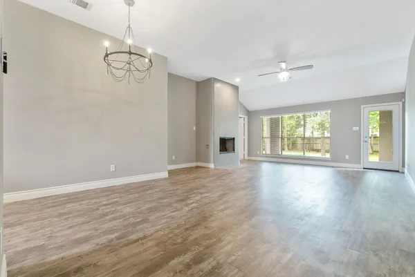 $1,950 | 7131 Woodland Oaks, Magnolia, TX 77354