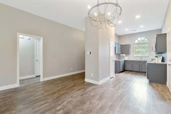 $1,950 | 7131 Woodland Oaks, Magnolia, TX 77354