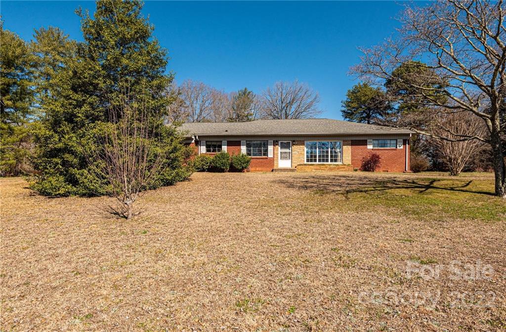 2843 Springs Road Northeast Hickory, NC 28601 - Photo 8 of 46 Gallery Image 8