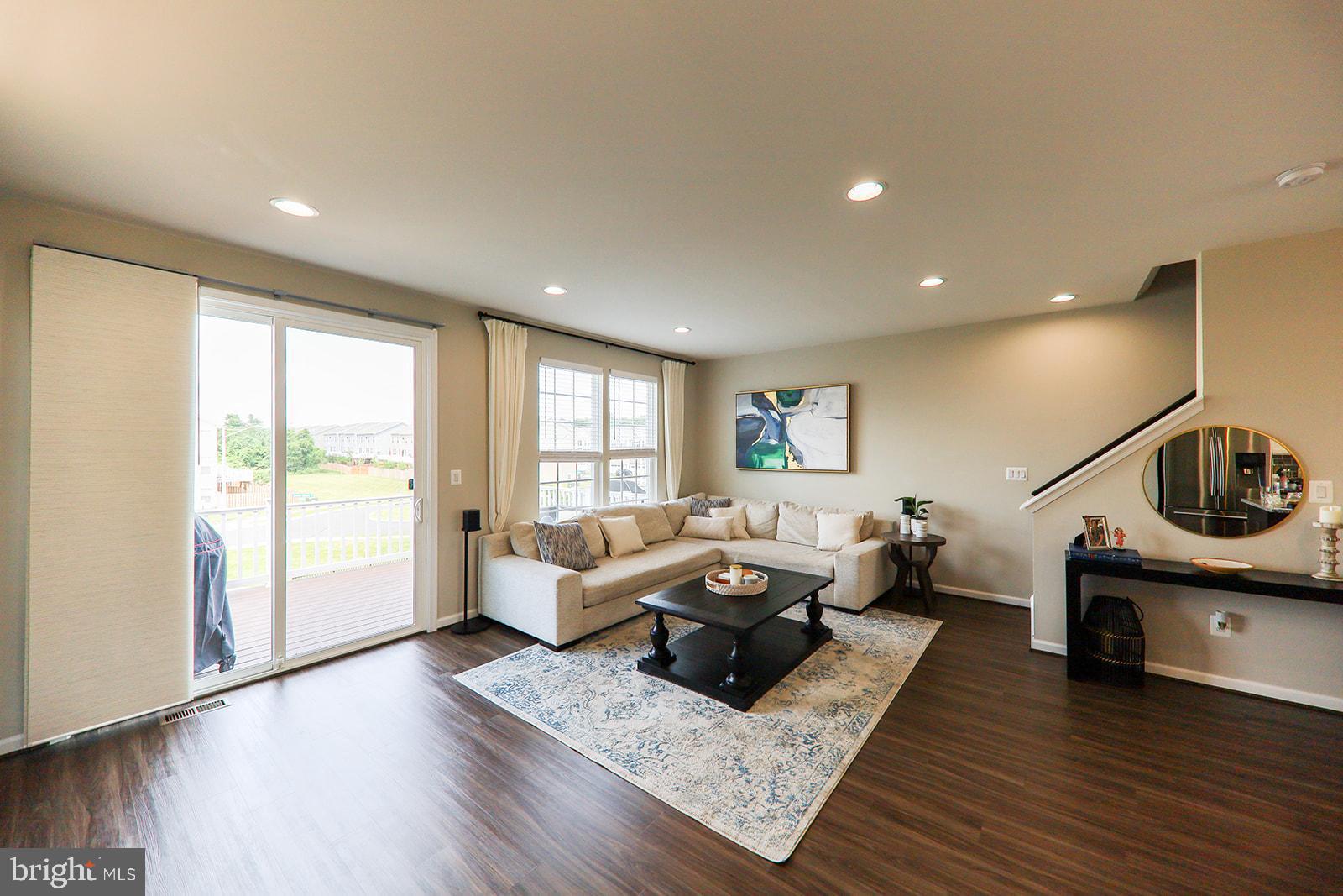 8182 Broad Place Manassas, VA 20111 - Photo 4 of 25