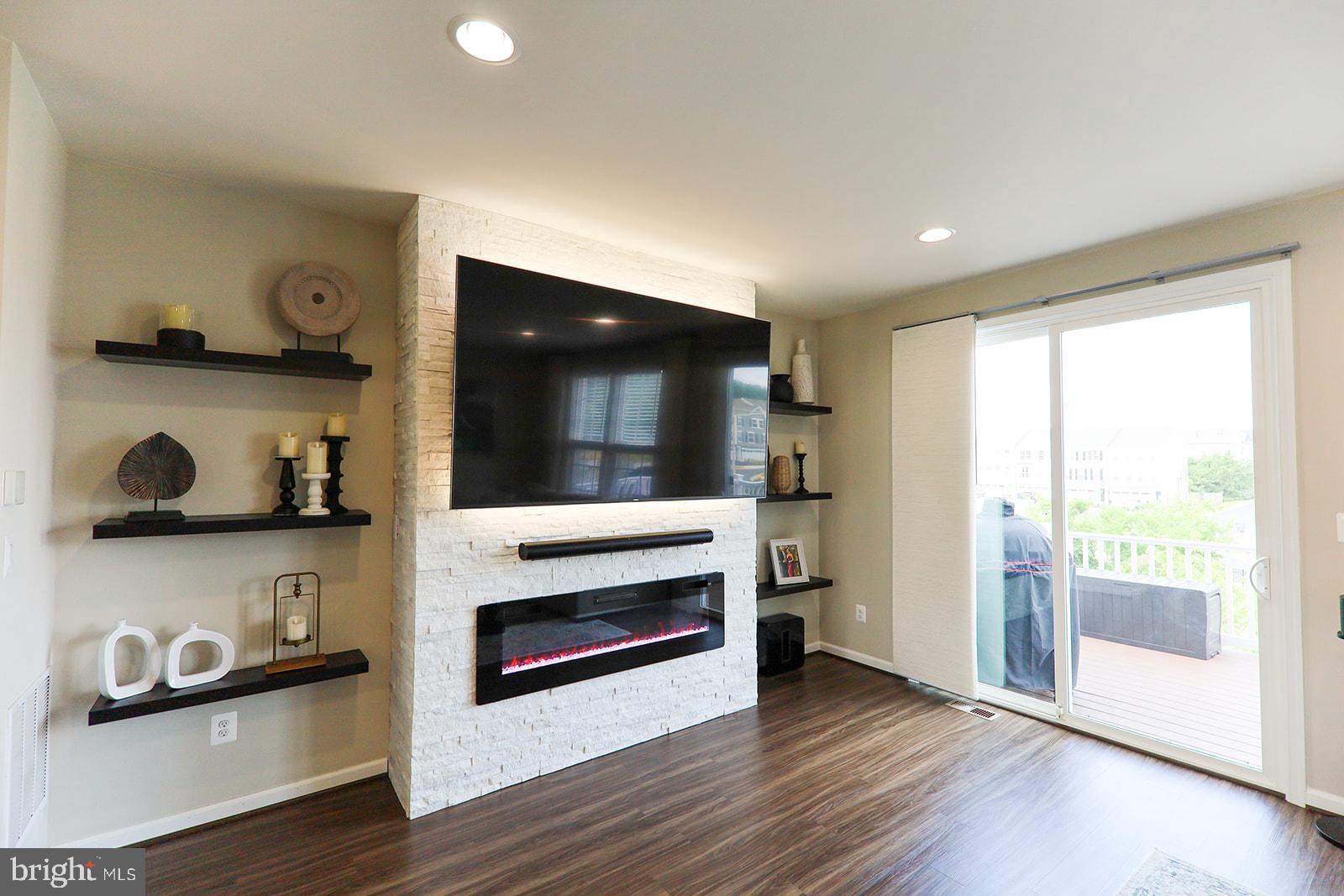 8182 Broad Place Manassas, VA 20111 - Photo 5 of 25