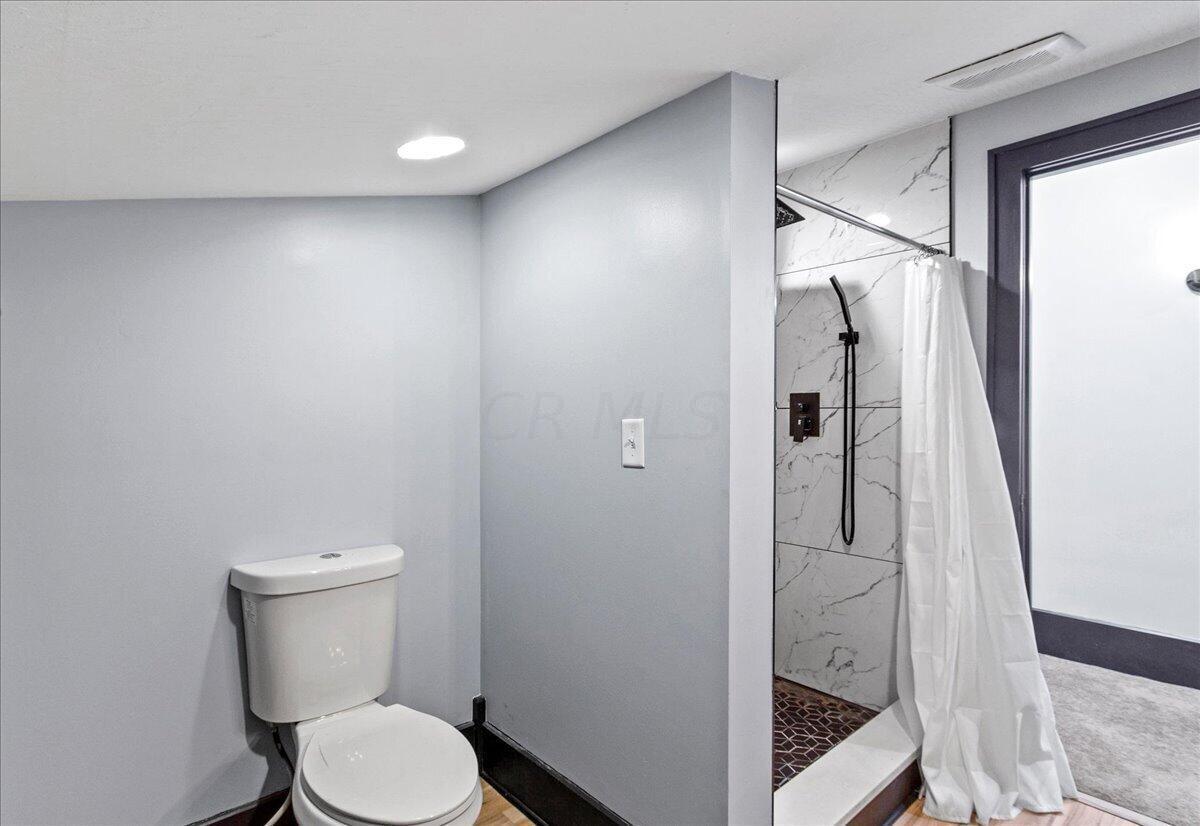 475 North Section Street La Rue, OH 43332 - Photo 16 of 21 Hall Bath