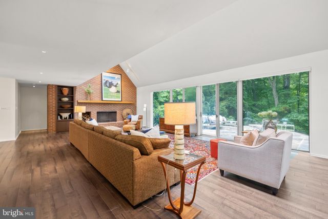 $1,975,000 | 820 Rapidan Court, Alexandria, VA 22304