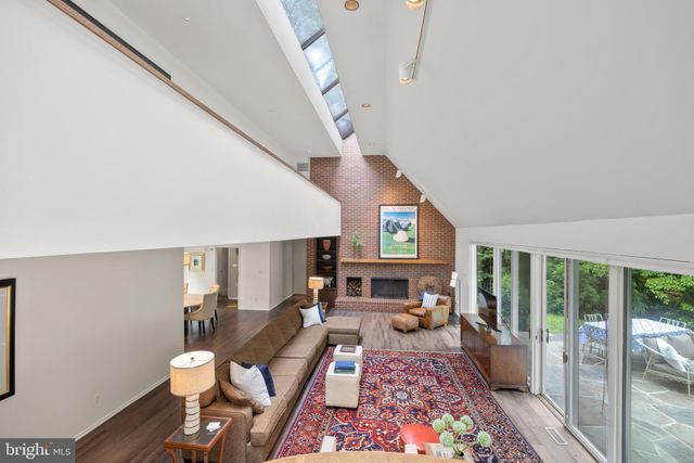 $1,975,000 | 820 Rapidan Court, Alexandria, VA 22304