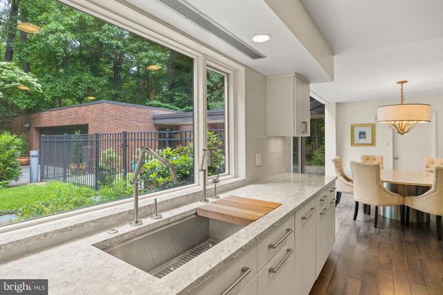 $1,975,000 | 820 Rapidan Court, Alexandria, VA 22304