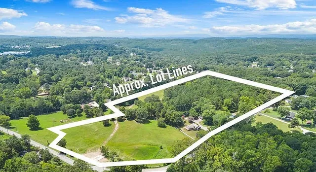 $1,500,000 | 5513 Old Hunter Road, Ooltewah, TN 37363