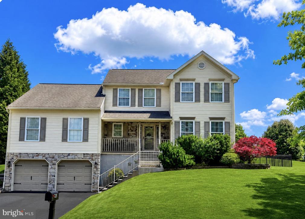 425 Sensen Road Wernersville, PA 19565 - Photo 1 of 67