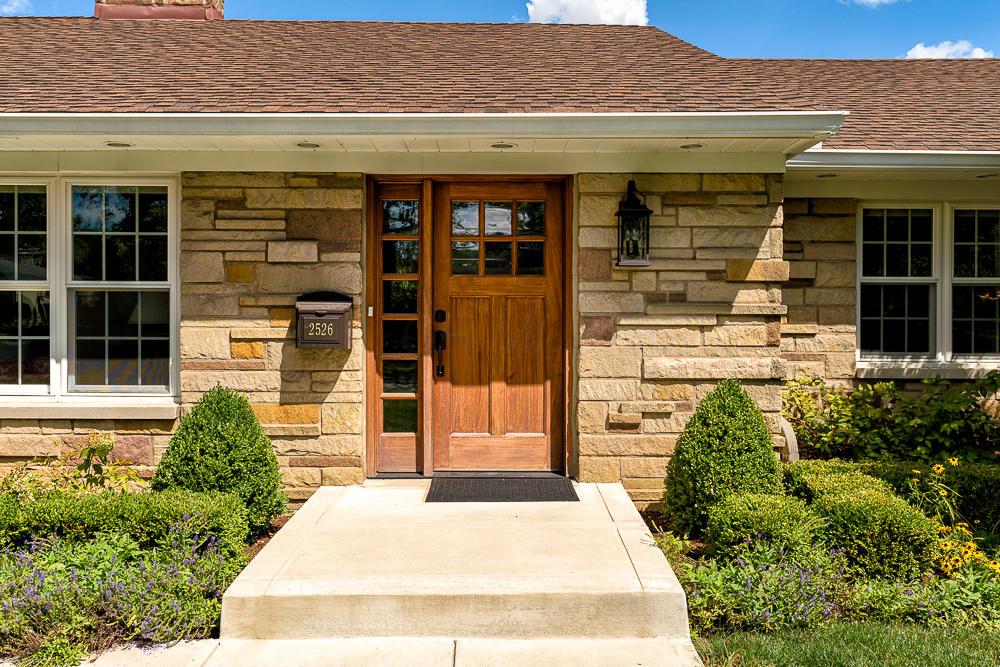 2526 Brixton Road Columbus, OH 43221 - Photo 2 of 44
