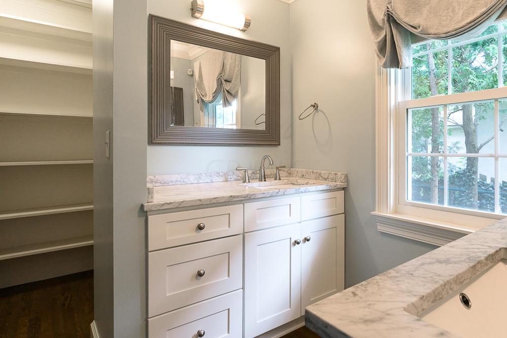 2526 Brixton Road Columbus, OH 43221 - Photo 22 of 44