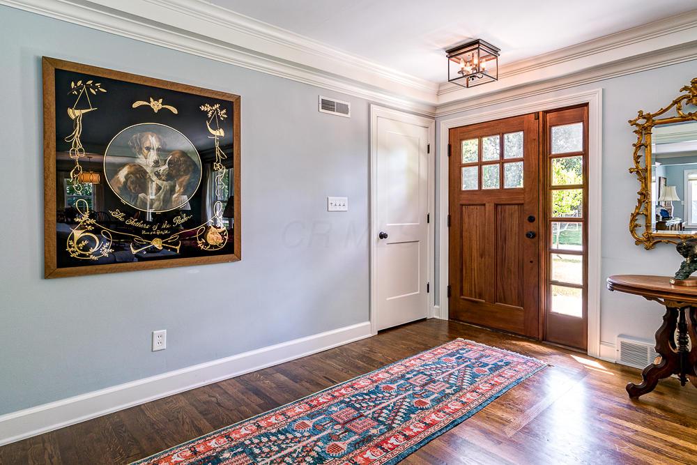 2526 Brixton Road Columbus, OH 43221 - Photo 3 of 44