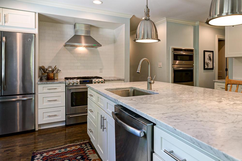 2526 Brixton Road Columbus, OH 43221 - Photo 8 of 44