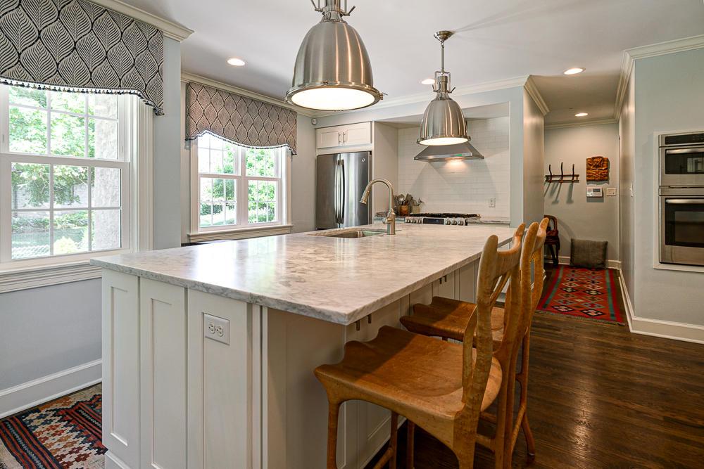 2526 Brixton Road Columbus, OH 43221 - Photo 10 of 44