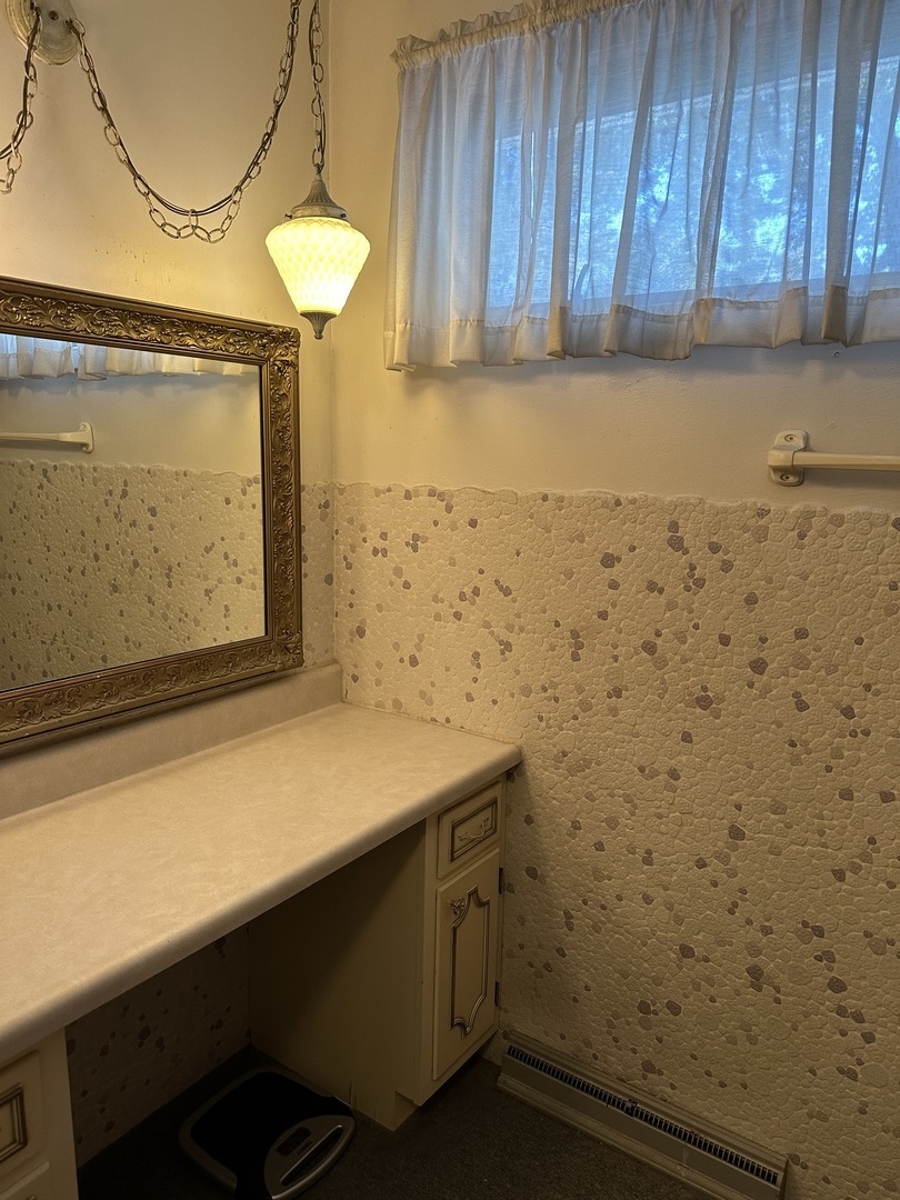 912 Parmon Road Bloomington, IL 61701 - Photo 17 of 25 Gallery Image 17