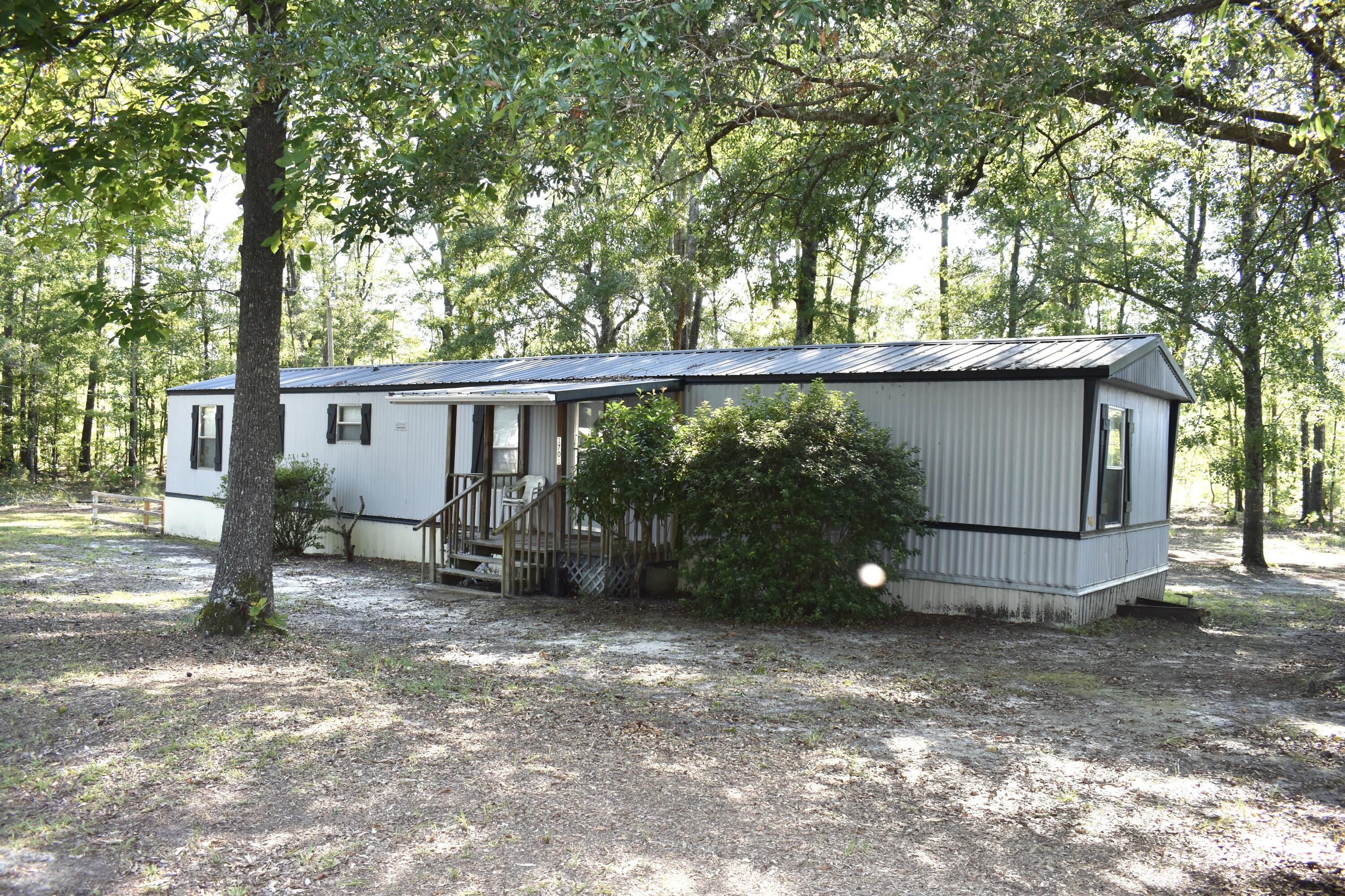 1701 Rogers Road Summerton, SC 29148 - Photo 2 of 27 DSC_0018